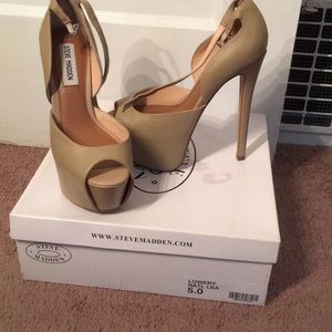 Good condition!! Steve Madden Lowery heel